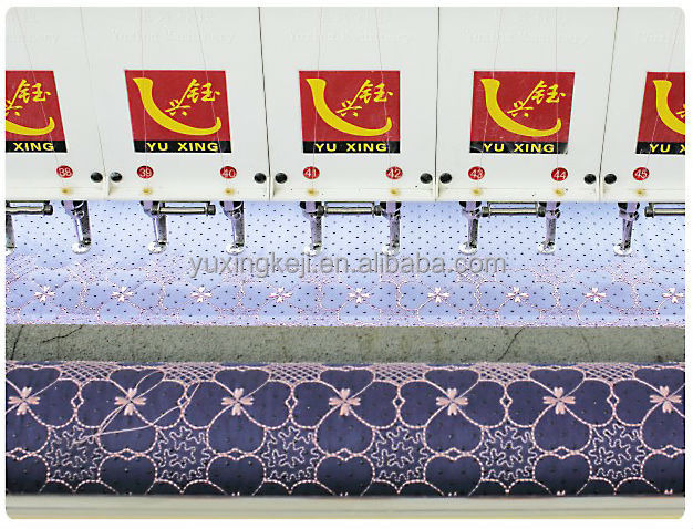 毛布のためのコンピュータ化された複数のヘッドのキルトにする刺繍機械